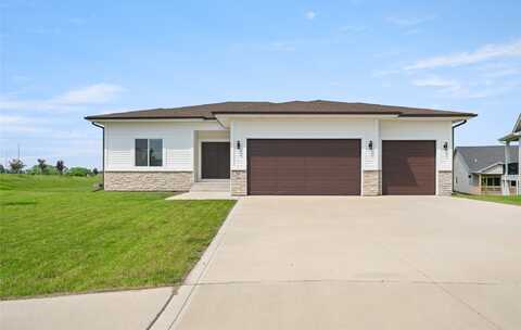 542 Bella Street, West Des Moines, IA 50266