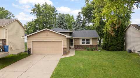1924 Thornton Court, Des Moines, IA 50320