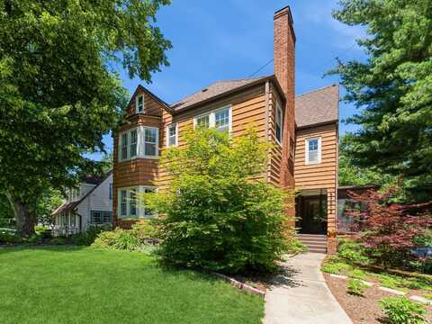 5701 Waterbury Circle, Des Moines, IA 50312