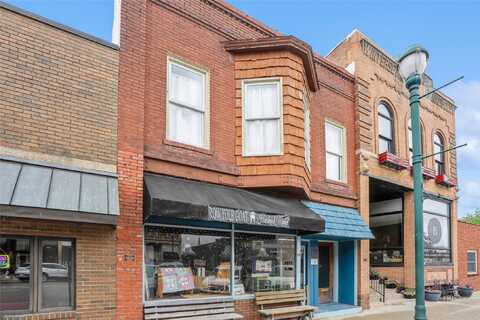 110 W Court Avenue, Winterset, IA 50273