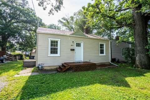 3913 Lawnwoods Drive, Des Moines, IA 50310