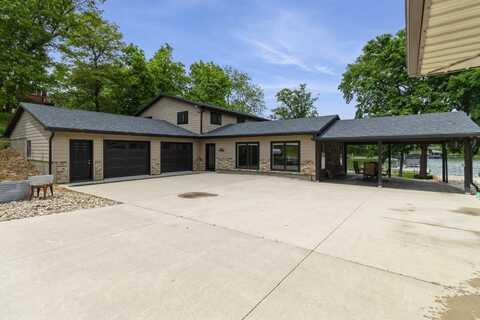 105 S Shore Drive, Montezuma, IA 50171