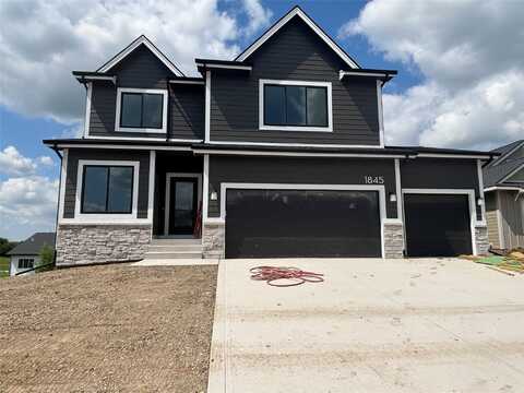 1845 Silver Maple Drive, Norwalk, IA 50211