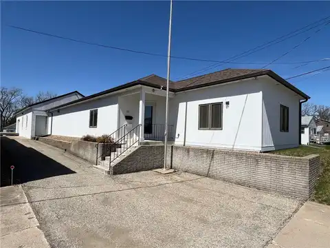 219 W 11th Street N, Newton, IA 50208