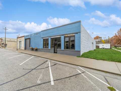 155 E 1st Street, Earlham, IA 50072