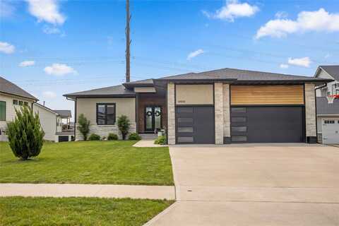 14908 Ironwood Circle, Urbandale, IA 50323