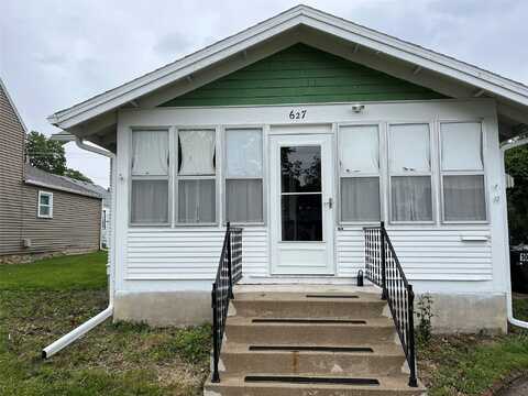 627 7th Street, Nevada, IA 50201