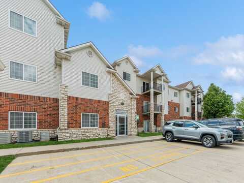 6255 Beechtree Drive unit: 4304, West Des Moines, IA 50266