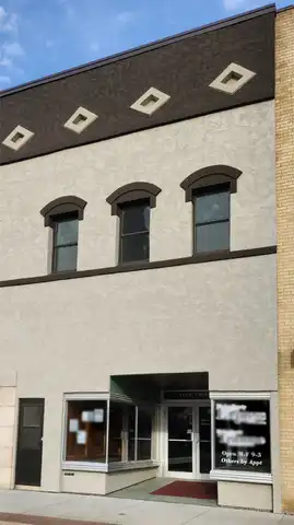 121 S 3rd Street, Knoxville, IA 50138
