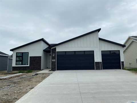 1595 NW Parkside Lane, Waukee, IA 50263