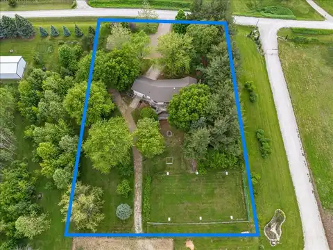 806 195th Avenue, Pella, IA 50219