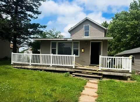 527 Spring Street, Grinnell, IA 50112