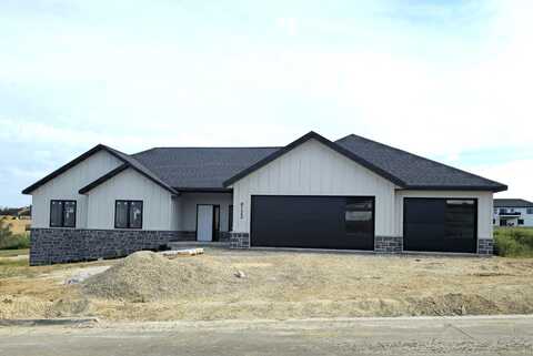 8122 Hugo, Peosta, IA 52068