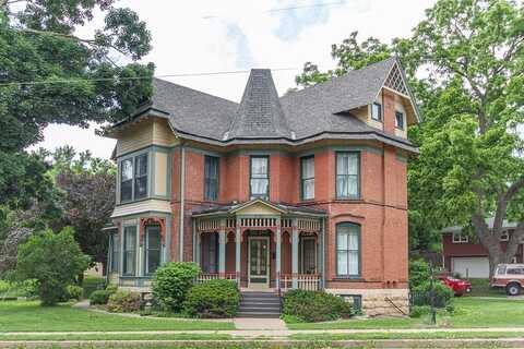 2735 Windsor, Dubuque, IA 52001
