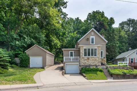 657 Kane, Dubuque, IA 52001