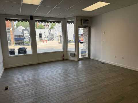 1564 Central, Dubuque, IA 52001