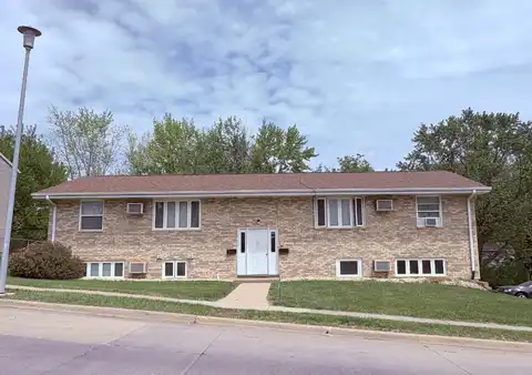 3669 Hillcrest, Dubuque, IA 52002