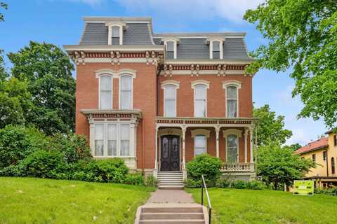 563 W 11th, Dubuque, IA 52001