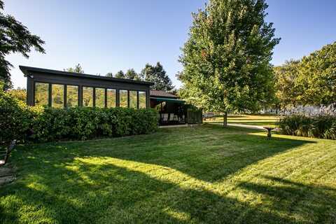 26363 212th, Delhi, IA 52223