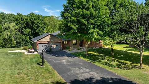 44 Roosevelt, East Dubuque, IL 61025