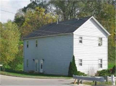 3870 Peru, Dubuque, IA 52001