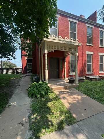 1240 Locust, Dubuque, IA 52001