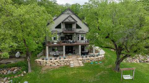 24378 204th, Manchester, IA 52057