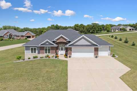 2021 Cedar Hill Ave SE, Dyersville, IA 52040