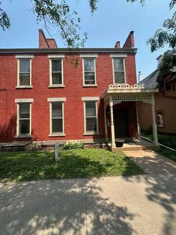 1222 Locust, Dubuque, IA 52001
