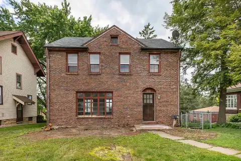 345 S Grandview, Dubuque, IA 52003