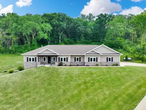15945 Majestic, Dubuque, IA 52002