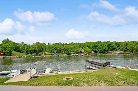20420 254th, Delhi, IA 52223