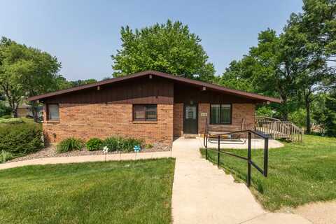 894 Berkley, Dubuque, IA 52001