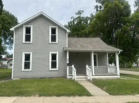 412 E Pleasant, Maquoketa, IA 52060