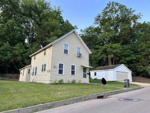 132 Stoltz, Dubuque, IA 52001