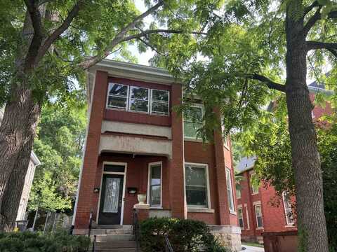 935 W 5th, Dubuque, IA 52001