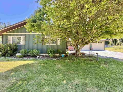 500 Vipond Ct, Crescent City, CA 95531