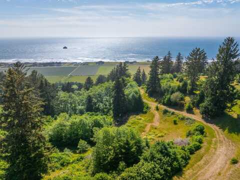 000 Oceanview, Smith River, CA 95567