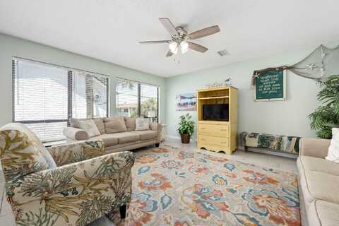8425 Gulf Boulevard, Navarre, FL 32566