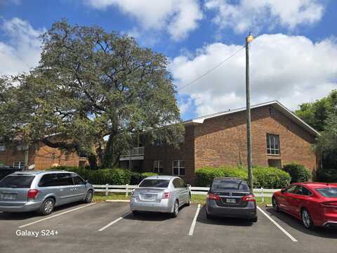 609 COLONIAL Drive, Fort Walton Beach, FL 32547