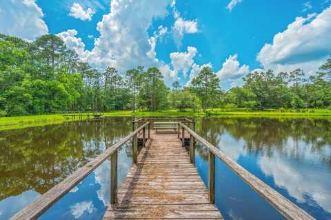 2226 W James Lee Boulevard, Crestview, FL 32536
