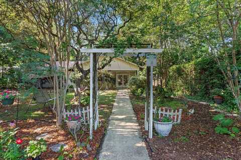 907 Pocahontas Drive, Fort Walton Beach, FL 32547