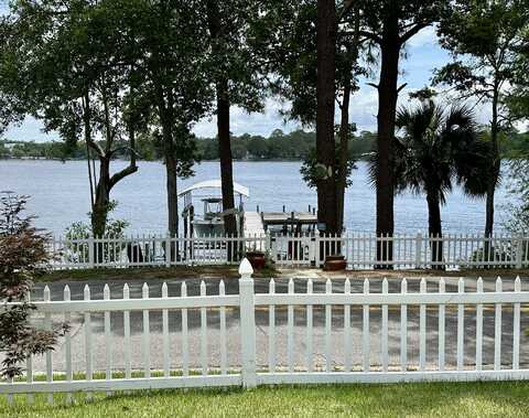 1199 N Bayshore Drive, Valparaiso, FL 32580