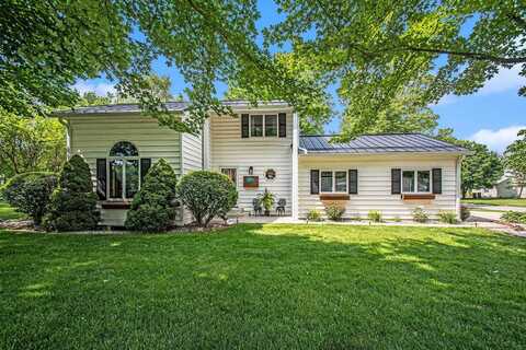 1116 Beechwood Drive, Nappanee, IN 46550
