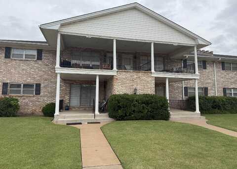 2312 Indian Dr, Enid, OK 73703