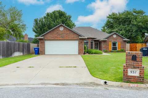 937 Picketwire Cir, Enid, OK 73703