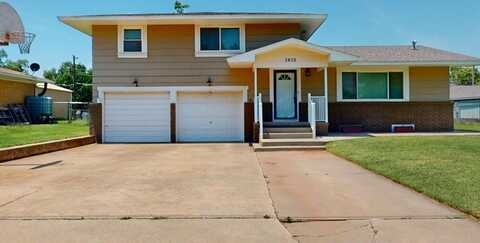 1815 11th St, Woodward, OK 73801