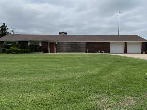 915 N Elm, Mooreland, OK 73852