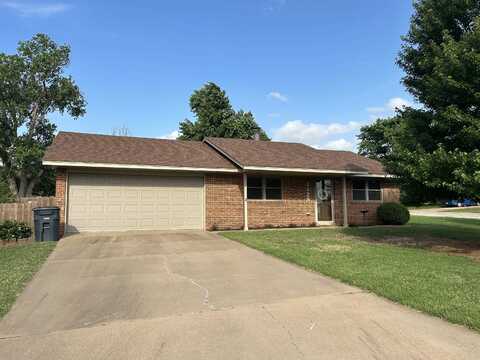 1129 Hillside Dr, Enid, OK 73701