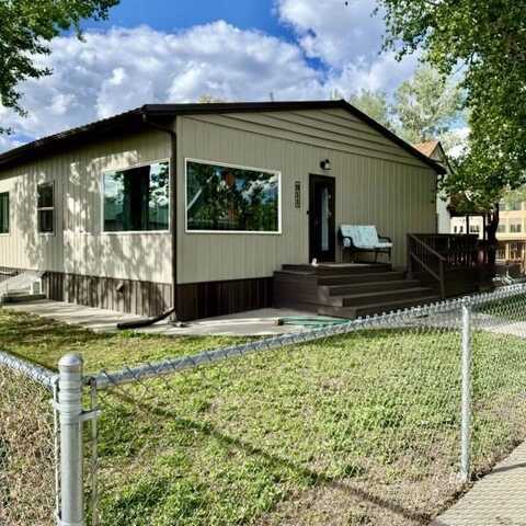 811 Palmer St, Miles City, MT 59301